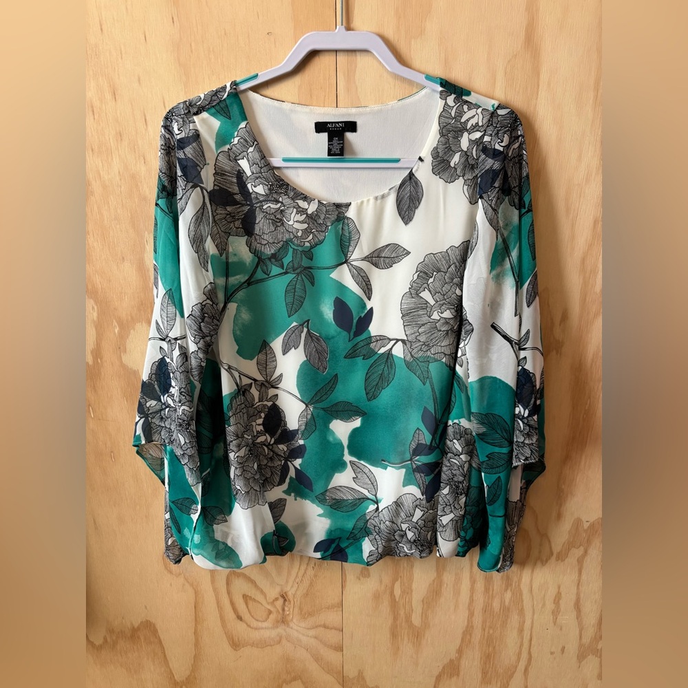 Alfani Women's Black and White Floral Top